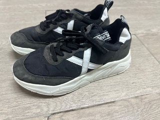 Bambas Munich Negras y Blancas