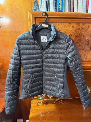 Cazadora acolchada Zara negra