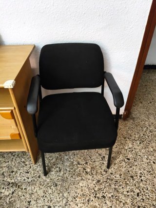 Sillón de oficina negro