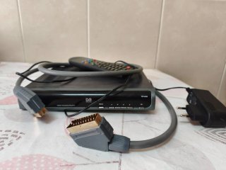 Receptor TDT con Mando y Cable Euroconector