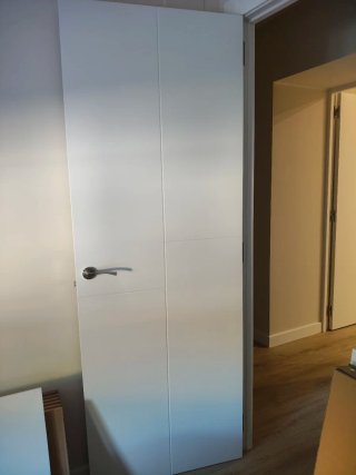 Puerta de Madera Lacada Blanca. Ap derecha