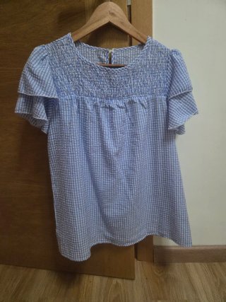 Blusa de manga corta con nido de abeja