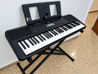 Teclado Yamaha PSR-E383