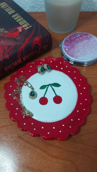 Joyero de Arcilla Artesanal con Cerezas