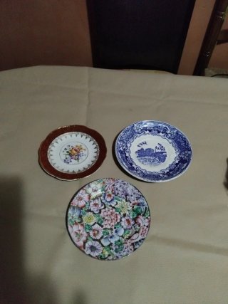 Set de 3 Platos de Porcelana Decorativos