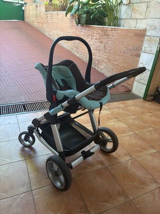 Carrito para bebé con portabebés