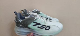 Zapatillas Deportivas Blancas y Verdes