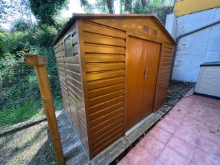 Caseta de jardín metálica