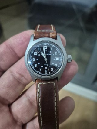 Reloj Hamilton Khaki Field Quartz de mujer 33mm