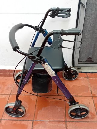 Andador adulto con asiento