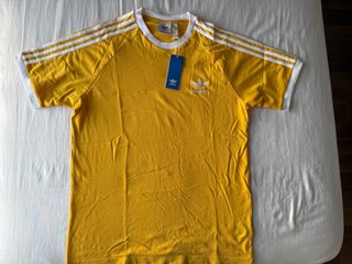 Camiseta Adidas Original Amarilla talla M nueva
