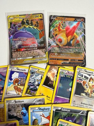 Lote de cartas Pokémon