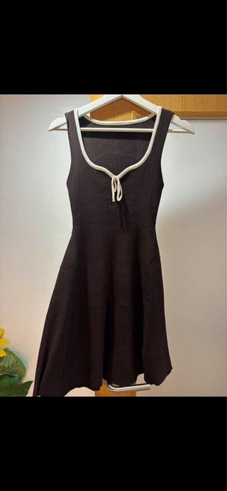 Vestido punto con ribete blanco