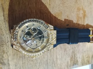 Reloj Guess Dorado con Pedrería. PARA REPARAR!