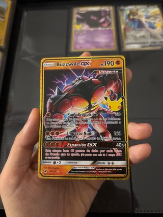Carta Pokémon Buzzwole GX 30 Aniversario