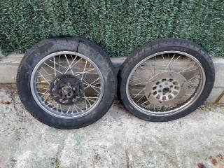 Ruedas Delantera y Trasera Yamaha 250 Especial