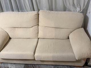 Sofá de tela blanco