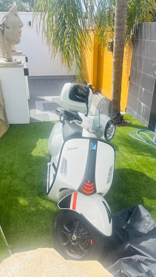Vespa Piaggio GTS 125 Super Sport