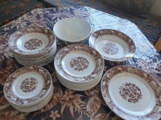 Set de Platos y Cuencos con Estampado