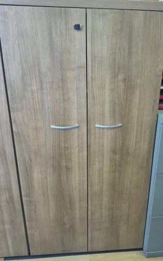 Armario de oficina de madera