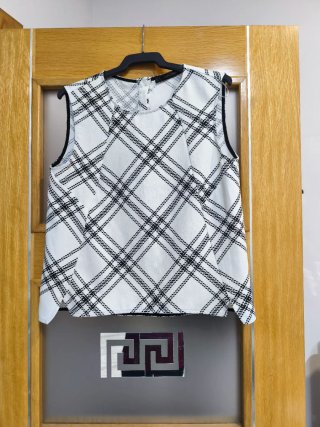 Top Zara Blanco y Negro