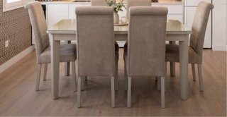 Mesa de madera grande y extensible
