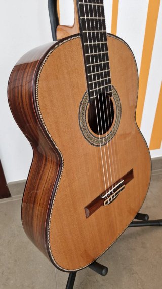 Guitarra Flamenca Artesana Cedro y Palosanto.