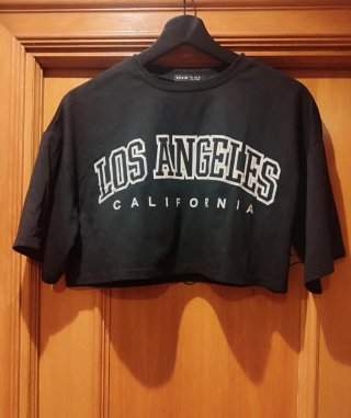 Crop top negro Los Angeles Shein