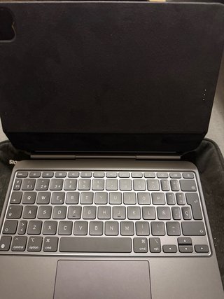 Magic Keyboard para iPad Pro 11” M4 / M5