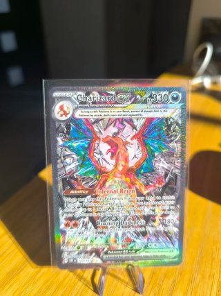 Carta Pokémon Charizard ex 223/197