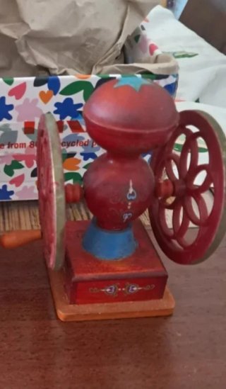 2 Molinillos Decorativos de Madera