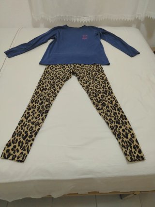 Conjunto de Camiseta y Mallas