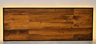 Cabecero de Madera con Marco Negro y LED