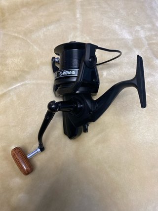 Carrete de Pesca Prowess Nightfall, capacidad alta
