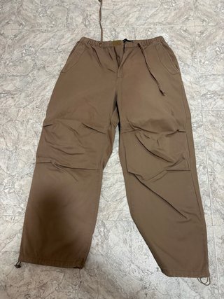Pantalones Parachute Bershka Marrones