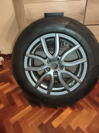 4 Llanta con neumático