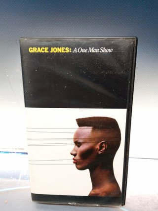 VHS Grace Jones uno spettacolo di un uomo solo