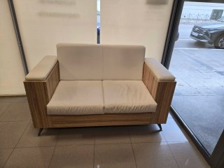 Sofá 2 plazas de piel y madera