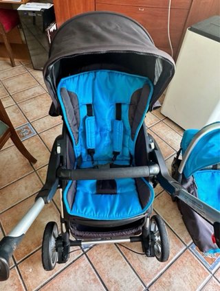 Carrito de bebé con capota