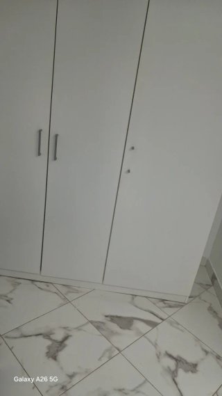Armario Blanco de Tres Puertas