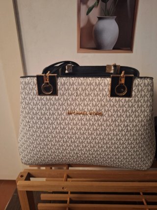 Bolso Michael Kors Blanco y Negro