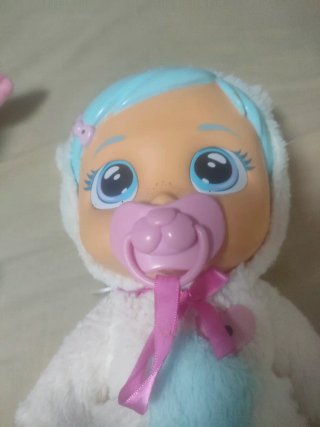Muñeco Bebé Llorón con Pijama Blanco