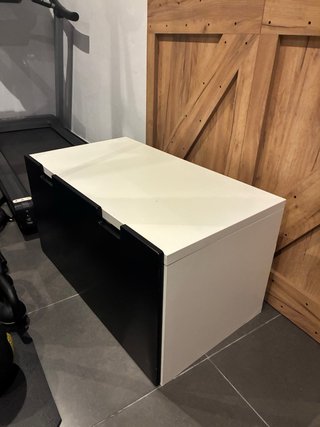 Baúl Ikea Blanco y Negro