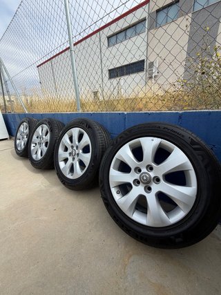 4 Llantas con Neumáticos para Opel