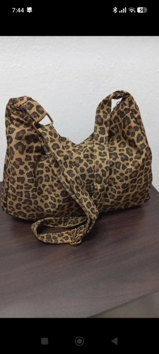 Bolso con estampado de leopardo