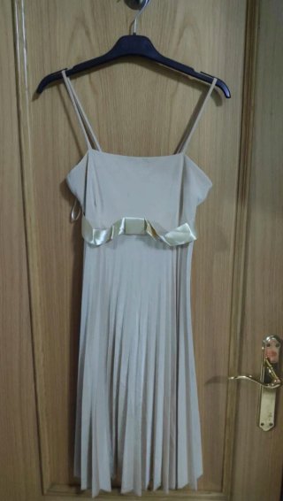 Vestido Plisado Beige Bershka Talla M