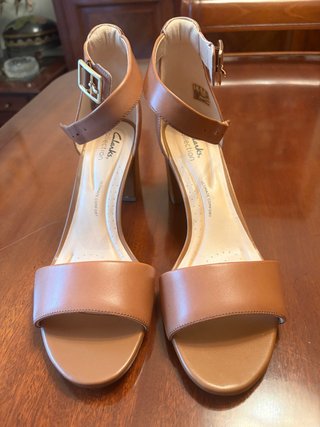 Sandalias Clarks de Piel Talla 41. nuevas