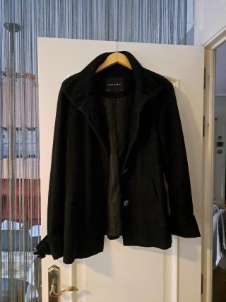 Abrigo Negro Zara Basic Talla M