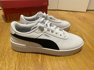 Zapatillas Puma Jola Blancas y Negras
