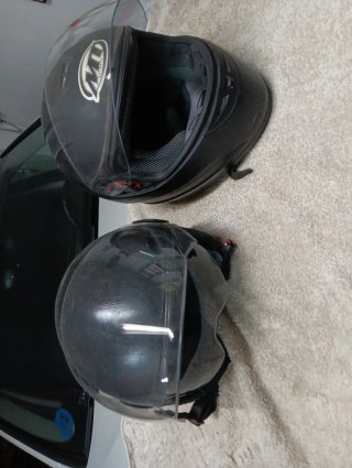 2 Cascos de Moto MT Helmets